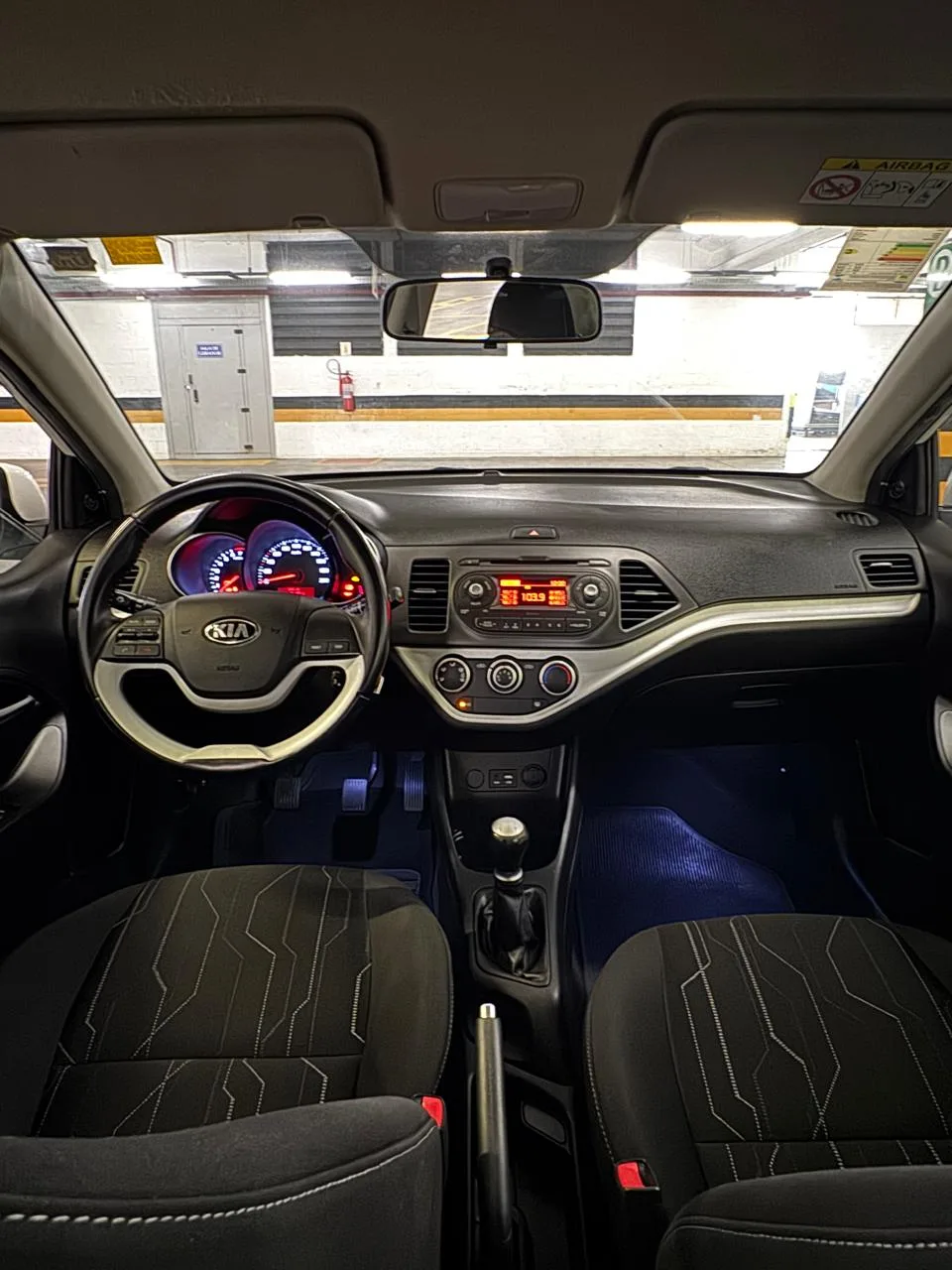 Kia Picanto EX 1.0 Flex 2016 — foto 5 de 10