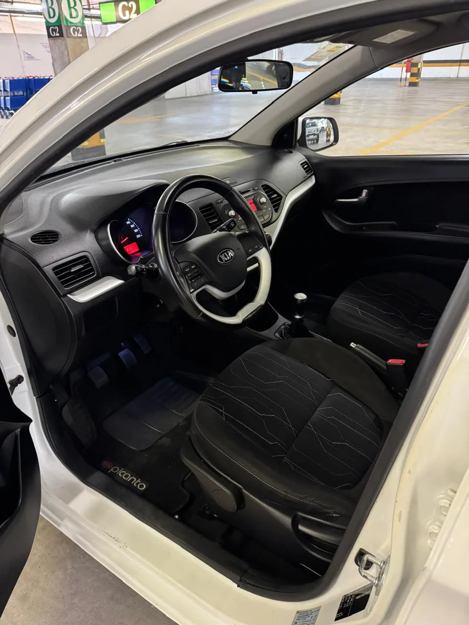 Kia Picanto EX 1.0 Flex 2016 — foto 6 de 10