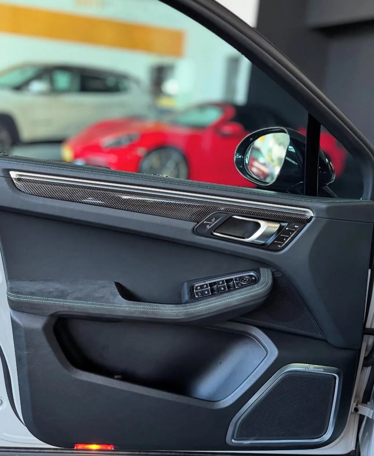 Porsche Macan GTS 2022 — foto 8 de 9