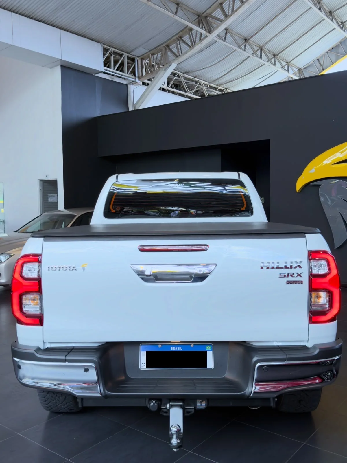 Toyota Hilux SRX Plus 4x4 2024 — foto 3 de 7